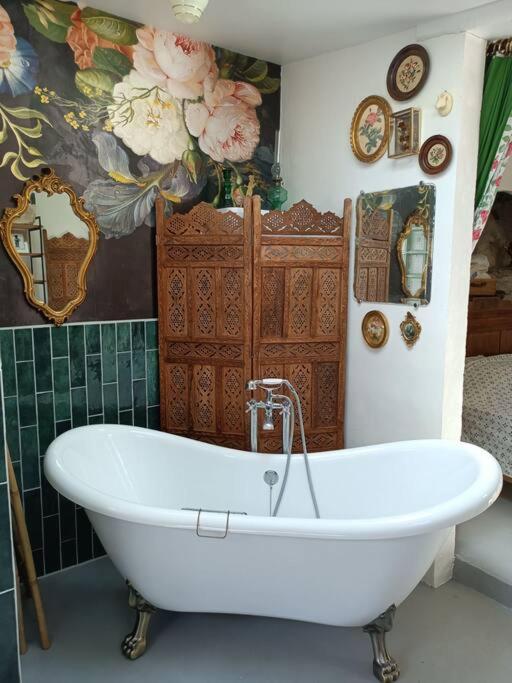 L'Atelier-Chambrette Dans Le Jardin Avec Salle De Bains, Sans Cuisine Trôo Exterior foto
