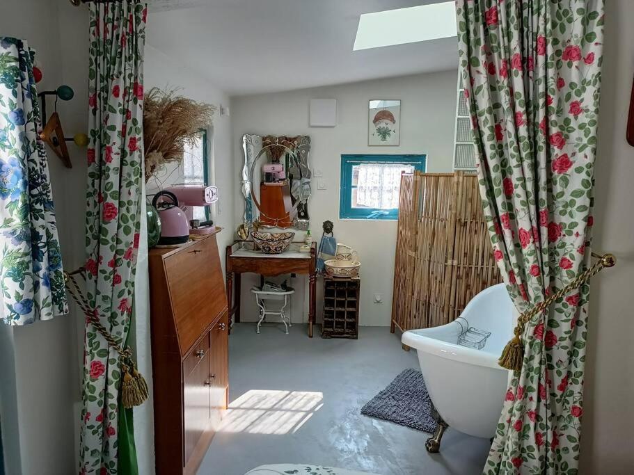 L'Atelier-Chambrette Dans Le Jardin Avec Salle De Bains, Sans Cuisine Trôo Exterior foto